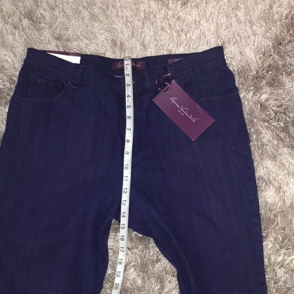 HOST 🌟PICK NWT🌺Gloria Vanderbilt 🌺 - Picture 5 of 7